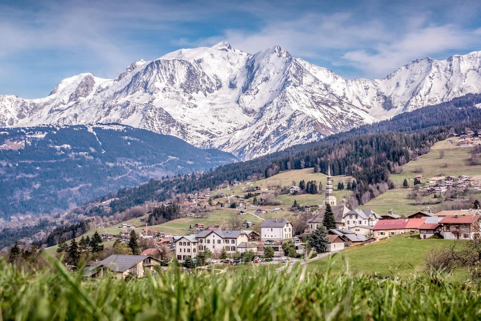 Apartment Au Bon Coin - Luxury Chamonix Hidden Haven, Mont Blanc View, Hot Tub And Garden מראה חיצוני תמונה
