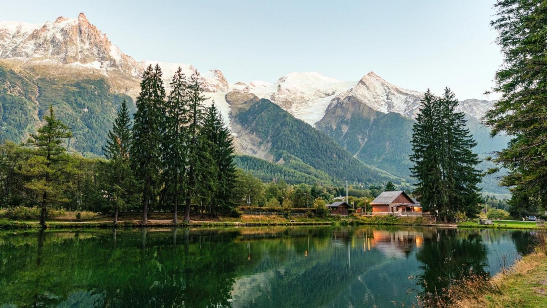 Apartment Au Bon Coin - Luxury Chamonix Hidden Haven, Mont Blanc View, Hot Tub And Garden מראה חיצוני תמונה
