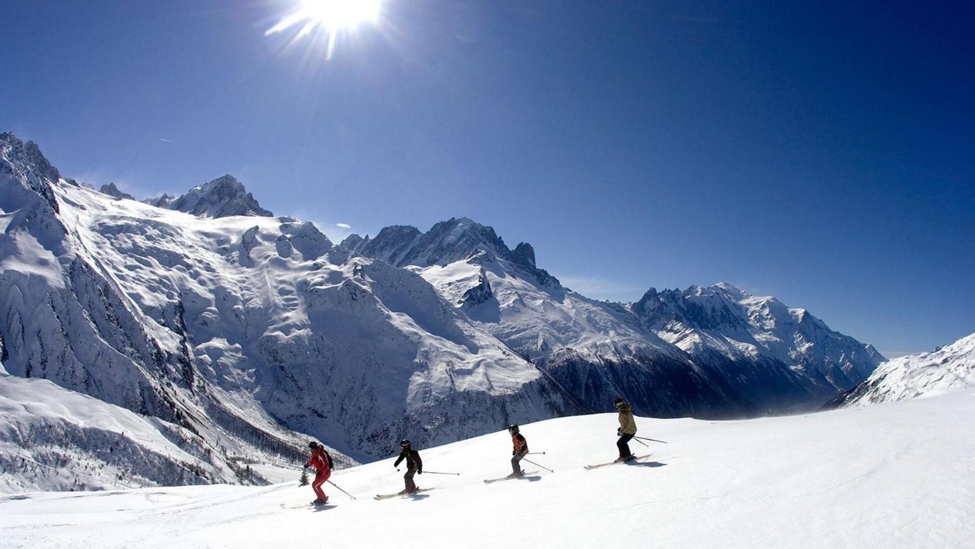 Apartment Au Bon Coin - Luxury Chamonix Hidden Haven, Mont Blanc View, Hot Tub And Garden מראה חיצוני תמונה