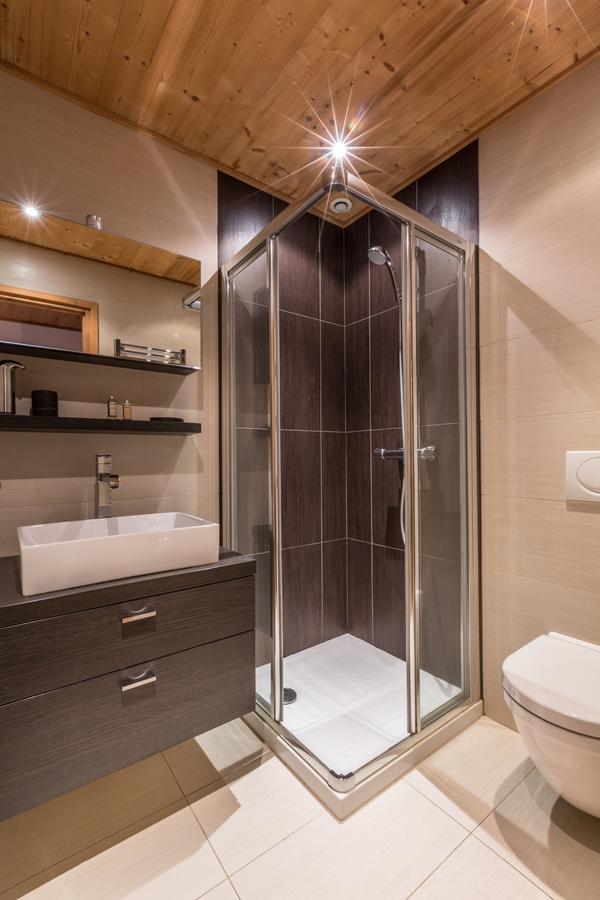 Apartment Au Bon Coin - Luxury Chamonix Hidden Haven, Mont Blanc View, Hot Tub And Garden מראה חיצוני תמונה