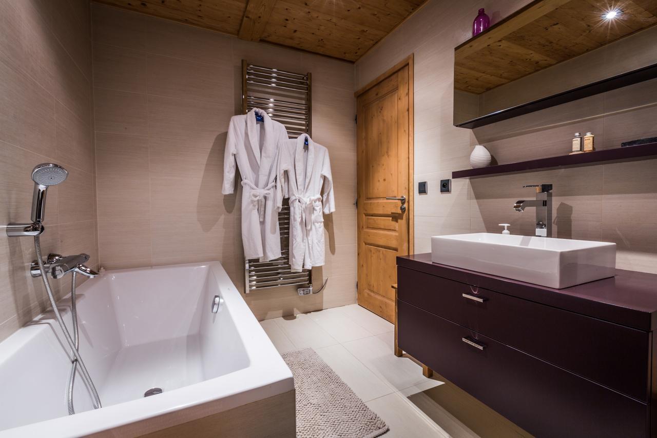 Apartment Au Bon Coin - Luxury Chamonix Hidden Haven, Mont Blanc View, Hot Tub And Garden מראה חיצוני תמונה