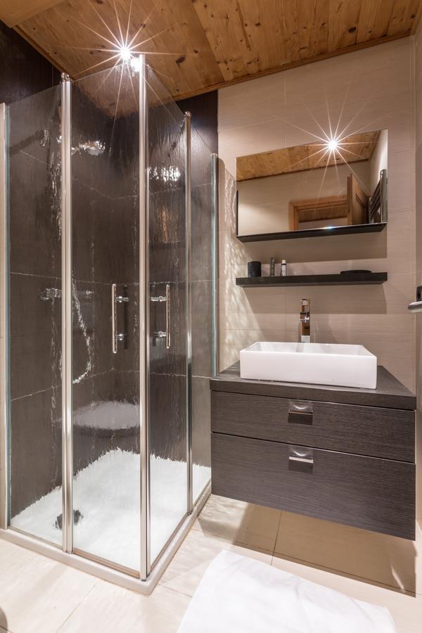 Apartment Au Bon Coin - Luxury Chamonix Hidden Haven, Mont Blanc View, Hot Tub And Garden מראה חיצוני תמונה