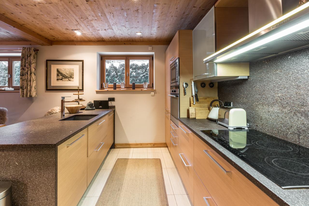 Apartment Au Bon Coin - Luxury Chamonix Hidden Haven, Mont Blanc View, Hot Tub And Garden מראה חיצוני תמונה